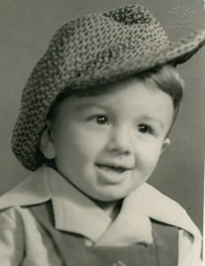 📷დღეს კახა ბენდუქიძის გარდაცვალებიდან 9 წელი გავიდა - უცნობი ფოტოები, რომლებიც მისმა დამ ეროვნულ ბიბლიოთეკას გადასცა