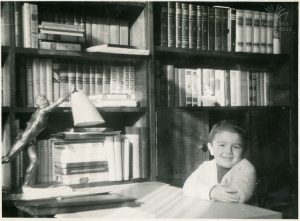 📷დღეს კახა ბენდუქიძის გარდაცვალებიდან 9 წელი გავიდა - უცნობი ფოტოები, რომლებიც მისმა დამ ეროვნულ ბიბლიოთეკას გადასცა