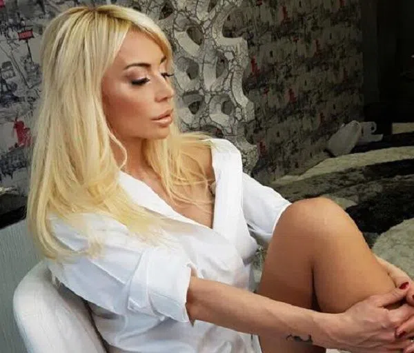 “წლები ვერაფერს გაკლებს… გვიხარია შენი დაბრუნება” – რა ფოტოებს აქვეყნებს ნინა წკრიალაშვილი