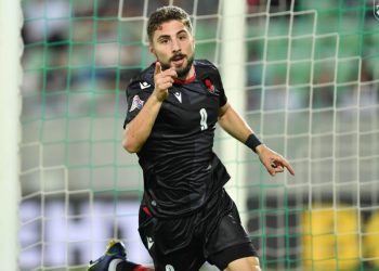 „ჩემი პატარა ბიჭი“ – ზუკა დავითაშვილი შვილთან შეხვედრის ემოციურ კადრებს აქვეყნებს