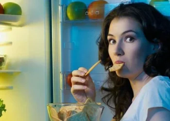 8 საუკეთესო საკვები, რომელიც დაგეხმარებათ დაძინებაში