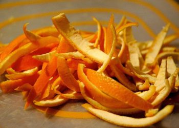 ფორთოხლის კანი, როგორც სასუქი ან სარეცხი საშუალება: გამოყენების 5 მეთოდი