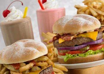 “ტკბილეული, თეთრი პური, კარტოფილი…” – ნახეთ რომელმა საკვებმა შეიძლება გამოიწვიოს ძილიანობა