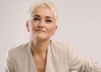 “ვეღარ იცნობთ… ლამაზი ისედაც ხარ, მაგრამ საოცრად გიხდება გაპრანჭვა” – ნანიკო ხაზარაძის სრულიად განსხვავებული იმიჯი