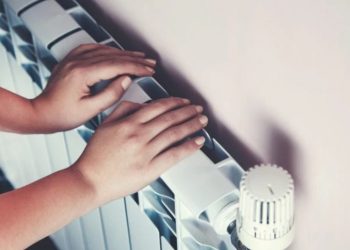 როგორ გაათბოთ ბინა, როცა გათბობა არ არის ჩართული: 9 ვარიანტი