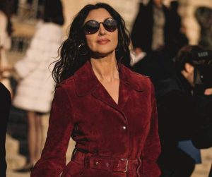 რომელია 2024 წლის ყველაზე მოდური ფერი და როგორ უნდა მოვირგოთ ის