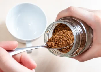 “არ დაასხათ ადუღებული წყალი” – როგორ უნდა დალიოთ ხსნადი ყავა