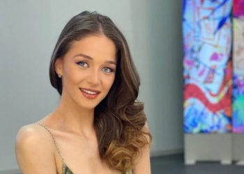 “ყოველთვის დახვეწილი და ლამაზი” – ნახეთ, როგორ გამოიყურებოდა ბაბი კირკიტაძე მეგობრის ქორწილში