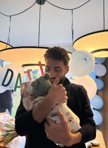 📷“ჩემი პატარა ბიჭი” - ზურიკო დავითაშვილი შვილთან ერთად გადაღებულ პირველ კადრებს აქვეყნებს