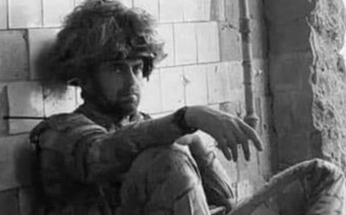 “დაჭრილისა და საკუთარი თავის გასამხნევებლად, “შენ ხარ ვენახის” ღიღინით…” – რას წერს ლაშა ბერულავა უკრაინაში დაღუპულ ქართველ მებრძოლზე