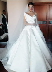 “ბრწყინავ შენი სილამაზით” - ლიზა ჩიჩუა საკუთარი ქორწილის აქამდე უცნობ კადრებს აქვეყნებს