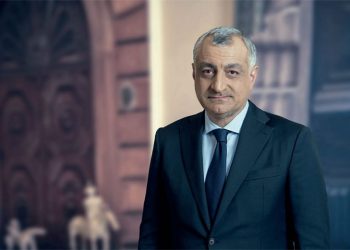„ნიუ-ორკში მატარებელზე გვაგვიანდებოდა…“ – რას ჰყვება მამუკა ხაზარაძე