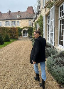 📷 ნუცა ბუზალაძე პარიზში იმყოფება - მომღერლის ახალი ფოტოები სოც. ქსელს იპყრობს