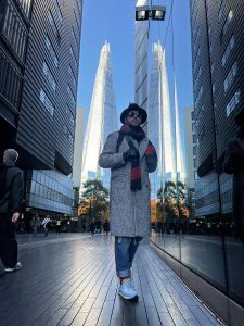 📷 პეტრე კოლხი ლონდონში იმყოფება - რა ფოტოებს აქვეყნებს სასულიერო პირი