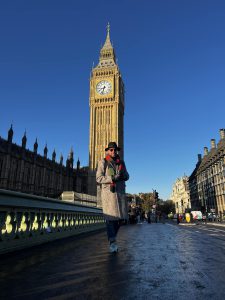 📷 პეტრე კოლხი ლონდონში იმყოფება - რა ფოტოებს აქვეყნებს სასულიერო პირი