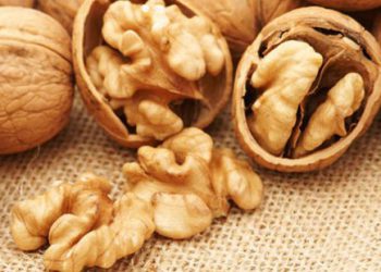 “მიიღეთ 50 გრამი ნიგოზი დღეში, ორი კვირის განმავლობაში” – რა სიკეთე მოაქვს კაკალს ქალის ჯანმრთელობისთვის