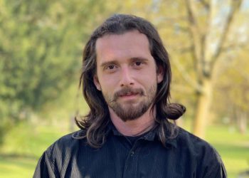 “სანამ ხალხი ფულს მიგროვებს, მე ძვირადღირებულ აბანოებში დავდივარ და ასე ფუფუნებაში ვცხოვრობ” – რას წერს დომენიკ მანგო