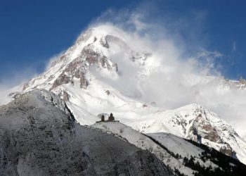 მყინვარწვერზე დაკარგულ მამაკაცს მაშველები 3-ე დღეა ეძებენ