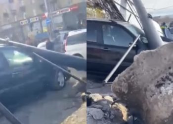 🎥სადგურის მოედანზე რეკლამის აბრა ქარმა წააქცია – დაზიანდა ავტომობილი
