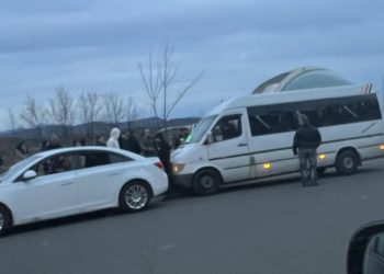 ავარია ქუთაისში – ერთმანეთს სამგზავრო მიკროავტობუსი მსუბუქ ავტომობილს შეეჯახა