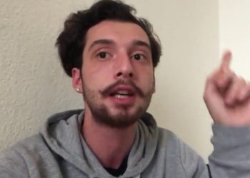 “ხალხი საკუთარ ლუკმას იკლებს ჩემთვის, მე კიდე დავდივარ ამ ბობოლა ადგილებში”– რა ფოტოს ავრცელებს დომენიკო მანგო