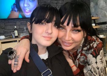 „პატარა მარიკო“ – ლელა წურწუმიას ქალიშვილი მამასთან ერთად გადაღებულ ბავშვობის ფოტოს აქვეყნებს