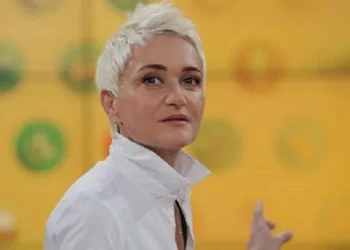 “ჩემი შვილის გამო შევეშვი სიგარეტს”– ნანიკო ხაზარაძე შვილს მიმართავს