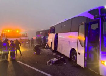 10 დაღუპული და 57 დაშავებული: ავარიაში 3 ავტობუსი და სატვირთო მანქანა მოყვა – ავტოსაგზაო შემთხვევა თურქეთში