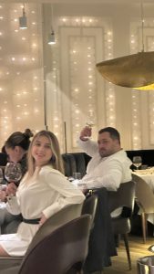 🎥„საუკეთესო ადამიანი, ვისაც ოდესმე შევხვედრივარ“ - მაკა ასათიანის შვილმა დაბადების დღე მეუღლისა და მეგობრების გარემოცვაში აღნიშნა