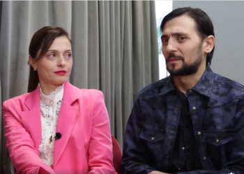 🎥 “ძალიან ეჭვიანი ვარ… სანდროს ტელეფონი ძირითადად მე მაქვს, საერთოდ ვერ იგებს, ისე ვბლოკავ ვიღაცებს“ – თამუნას და სანდროს ურთიერთობის დეტალები