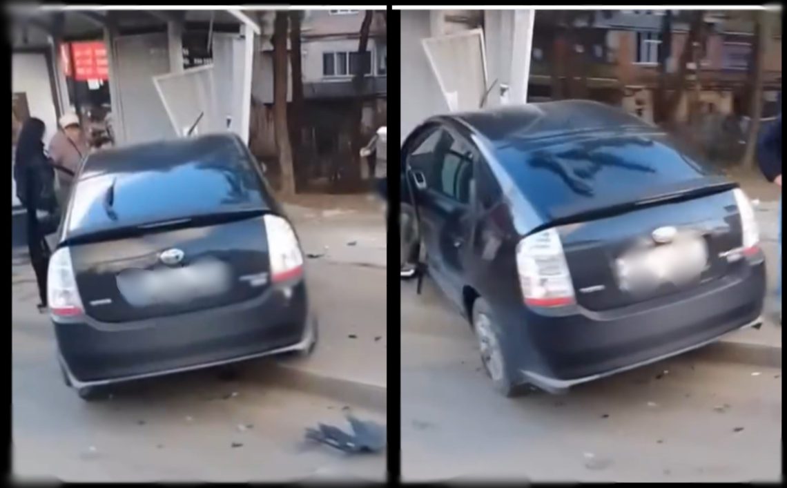 🎥 ავტომობილი გაჩერებაზე შევარდა – დაშავებულია ერთი ადამიანი