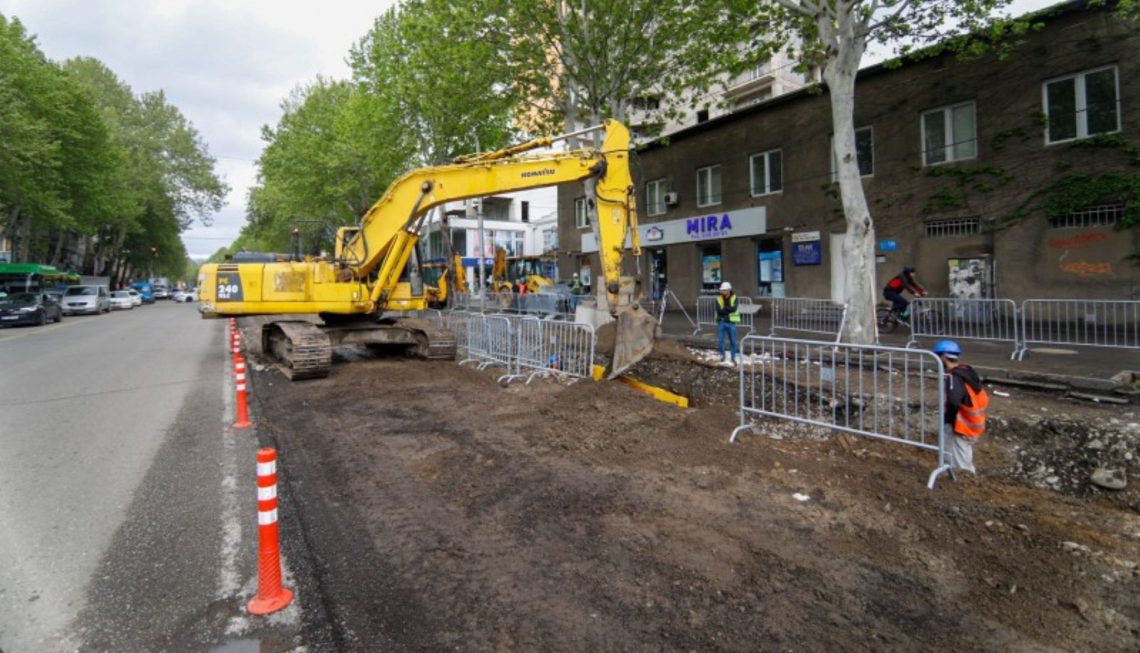 “შშმ პირი იქ რომ ვერ გაივლის, ამას თქმაც არ უნდა… ამდენი ხანი ადამიანებისთვის გადაადგილების უფლების შეზღუდვა შეიძლება?” – რას წერს მოქალაქე წერეთლის გამზირის შესახებ