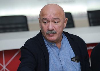 “ქვეყანა ორად არის გაყოფილი – ის რაც ერთისთვის წმინდაა, მეორეს იმის წაბილწვა სწადია!”– რას წერს ვასილ მაღლაფერიძე