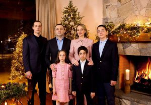 📷პრეზიდენტის, პრემიერისა და სხვა პოლიტიკოსების საახალწლო, ოჯახური ფოტოები - ვინ როგორ შეხვდა 2024 წელს?