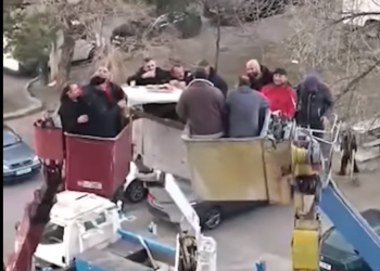 🎥 რუსთავში მოქალაქეებმა ახალი წელი ამწეზე აღნიშნეს – საგანგაშო კადრები სოც. ქსელს იპყრობა