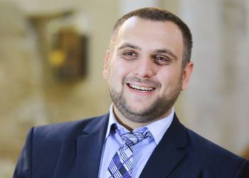 „იწყება ხატის დაწერა “სტალინურ მმართველობას შეწირული ქართველი წმიდანები” – რას წერს ლაშა დეისაძე-შერვაშიძე