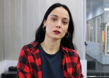 „ერთი წელი მოვასწარი მასთან ურთიერთობა, მირჩიეს, მასთან არ მემეგობრა… მოტყუებით აიყვანეს სტუმრად სახლში, ჩაკეტეს და შემდეგ უფროსმა ადამიანმა იძალადა მასზე“ – რას ჰყვება ნანკა კალატოზიშვილი