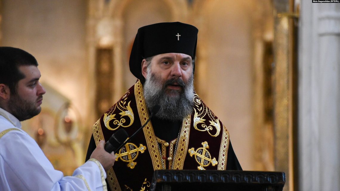 “წმინდა ნათლისღებას შევყავართ ჩვენ ეკლესიაში და დღეს ვევედროთ უფალს, რომ შეგვაძლებინოს ქრისტე შევიმოსოთ” – მეუფე შიო