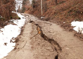 მეწყერი ხულოში – დაზიანებულია 2 სოფლის დამაკავშირებელი გზა