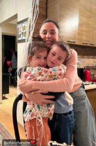 📷"ბავშვი საოცრება, ნიჭიერი შთამომავალი" - ნახეთ ელის მარია სააკაშვილის უახლესი კადრები