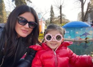 📷"ბავშვი საოცრება, ნიჭიერი შთამომავალი" - ნახეთ ელის მარია სააკაშვილის უახლესი კადრები