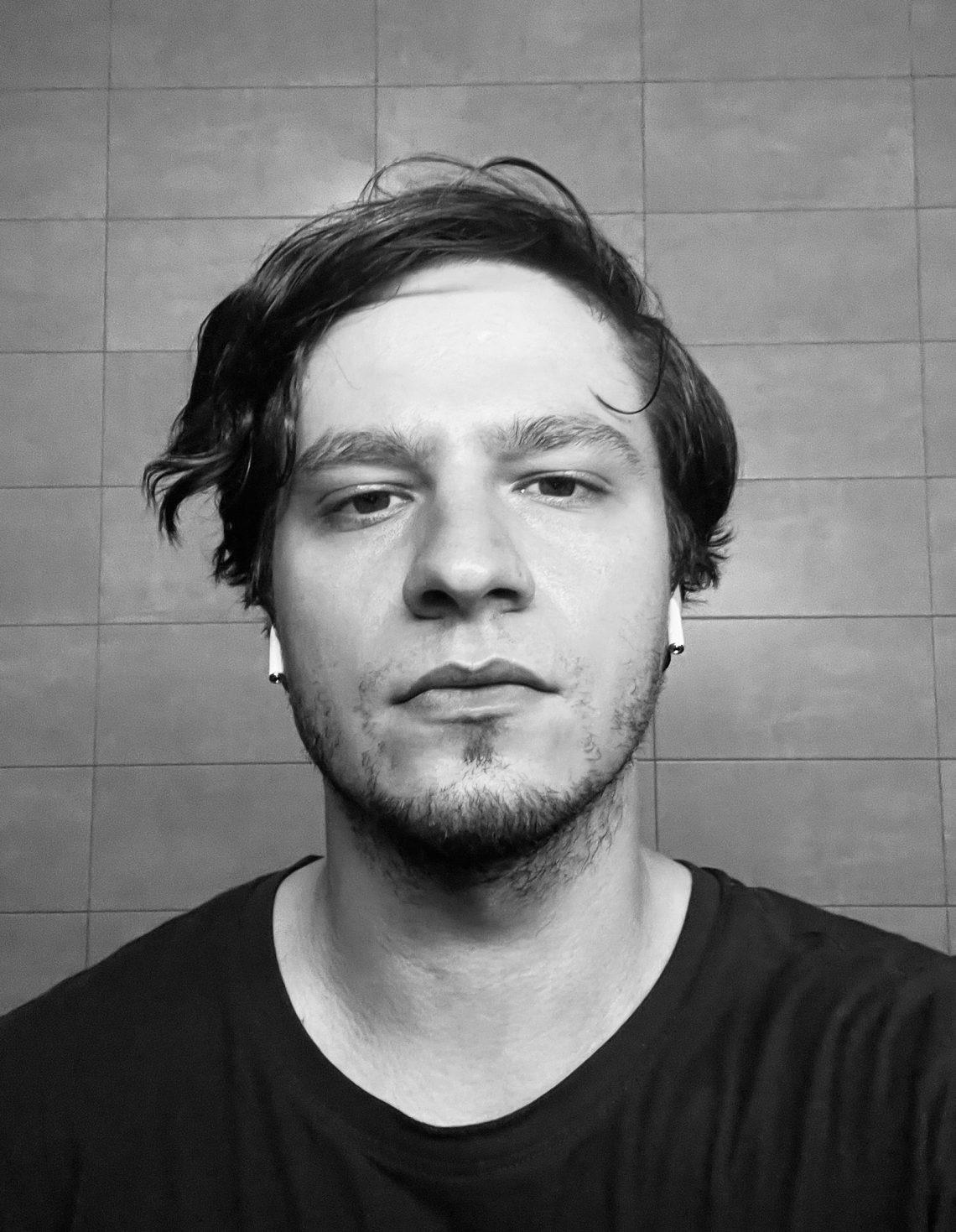 “კიდევ ერთი გოგო დაღუპულა ბასიანზე…ლიბერალური ბაბლი ისევ ჩუმადაა” – რას წერს დათო აბზიანიძე