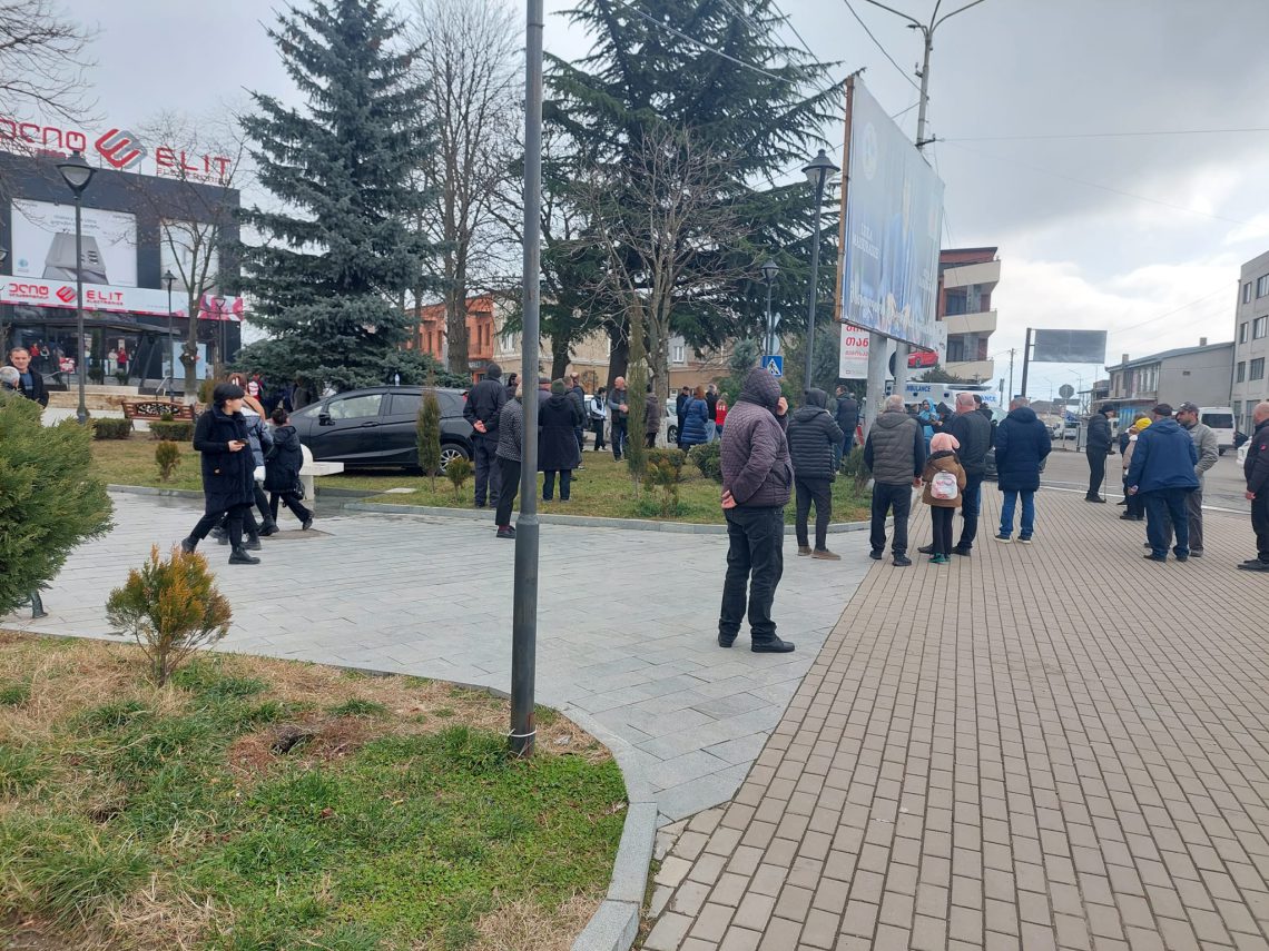 ხაშურში ერთმანეთს ორი ავტომობილი შეეჯახა – დაშავდა ერთი პირი