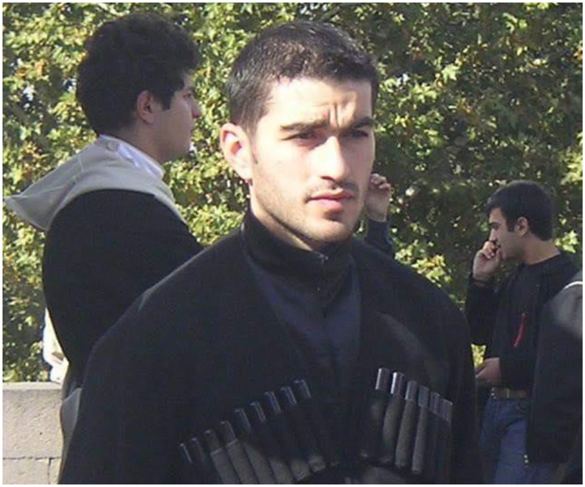 შალვა პაპუაშვილი 21 წლის ასაკში… – საყოველთაო “ჩელენჯს” პარლამენტის თავმჯდომარეც უერთდება