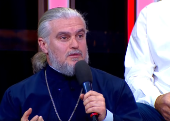 “საათ-ნახევარი ხმით ვტიროდი…” – რას ჰყვება მამა შალვა