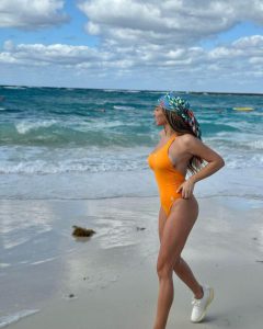 ნუცა ბუზალაძემ დაბადების დღე ბაჰამის კუნზულებზე აღნიშნა - მომღერალი ულამაზეს კადრებს გვიზიარებს