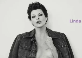 ლინდა ევანგელისტას შთამბეჭდავი ფოტოსესია – მოდელი ფოტოზე მოკვეთილი მკერდის შედეგად დარჩენილი ნაწიბურებით გამოჩნდა