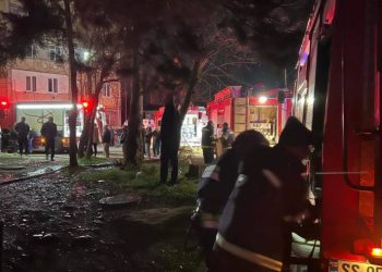 ქუთაისში მრავალსართულიან საცხოვრებელ კორპუსში ხანძარია – რა ხდება ამ წუთებში ადგილზე