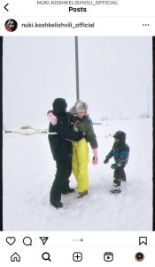 ნუკი კოშკელიშვილი ოჯახთან ერთად ბაკურიანში ისვენებს – რა კადრებს გვიზიარებს ტელეწამყვანი