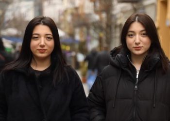 🎥ტყუპები, რომლებმაც ერთმანეთი 18 წლის მერე ტიკ-ტოკის ვიდეოში იპოვეს – საოცარი ისტორია